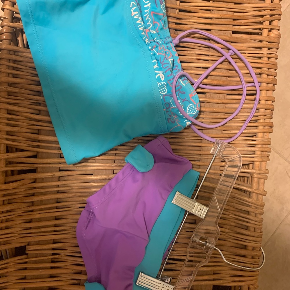 Girls swimsuit